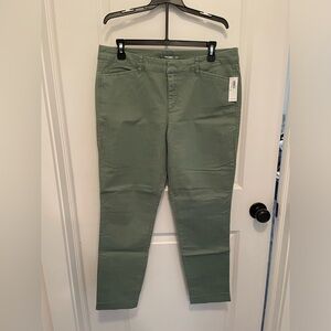 Old Navy Pixie Pants Olive Green NWT size 12